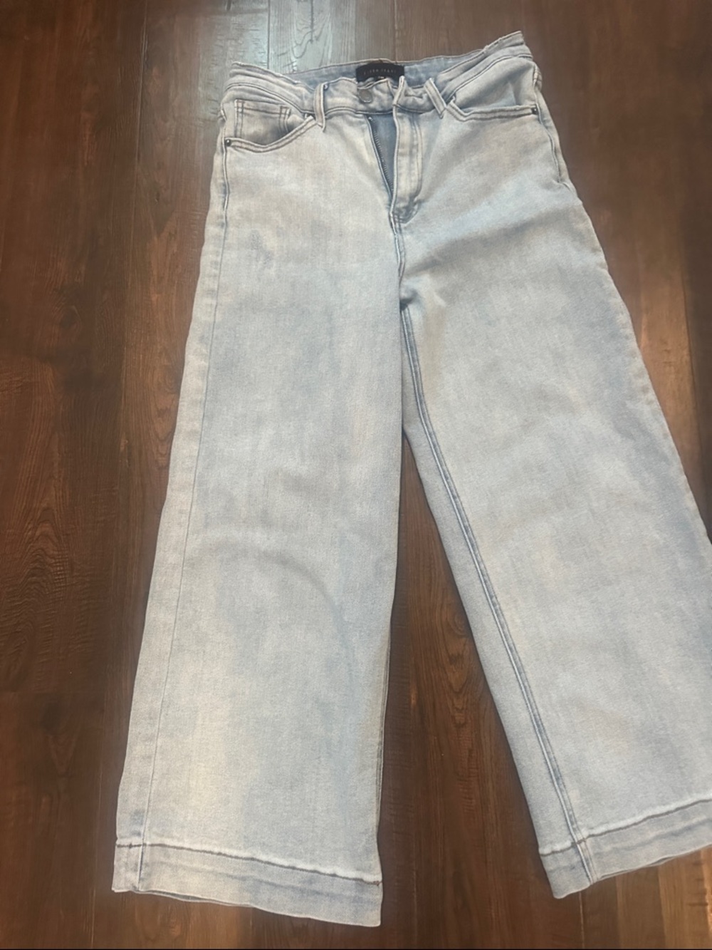 Light Blue Wide-Leg Women’s Jeans - Flared Hem